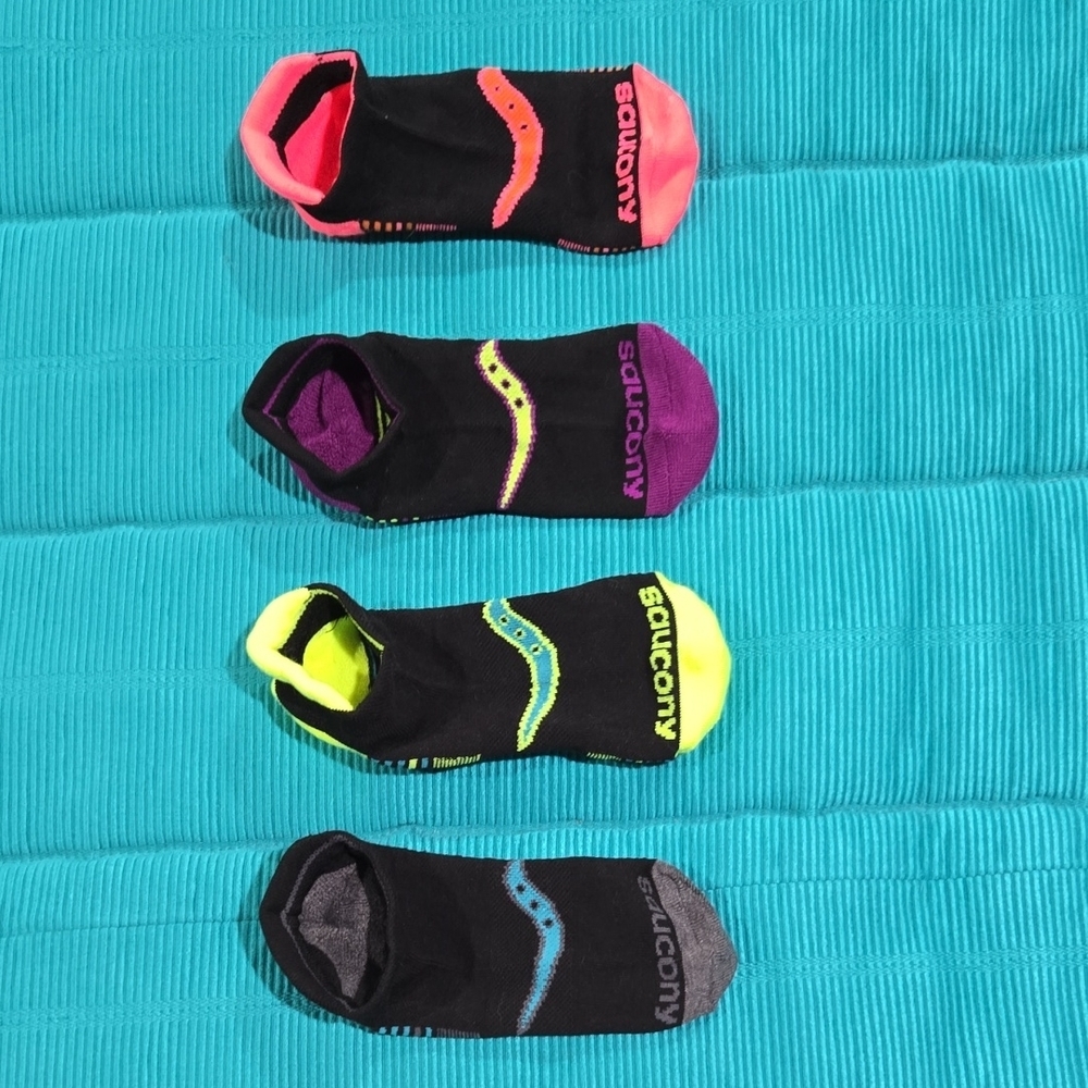 Saucony Men's Multi-Color No-Show Socks